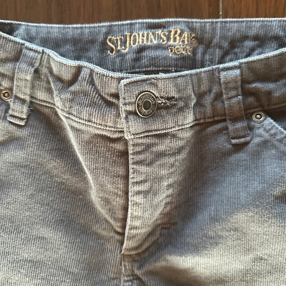 St Johns Bay Corduroy Pants
Size 4P
Boot Cut
Gray